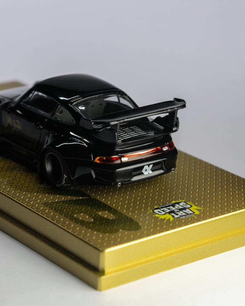 Tarmac Works 1/64 Art of Speed Malaysia Limited Porsche RWB 993 Karajishi