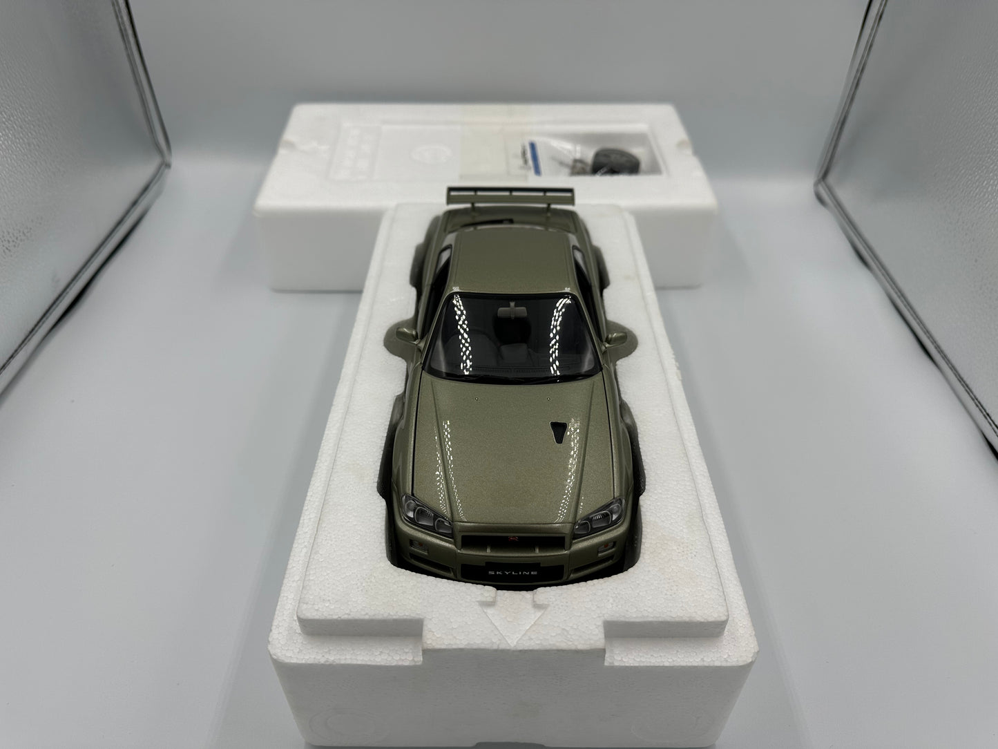 AUTOart 1/18 Nissan Skyline R34 GTR Millennium Jade