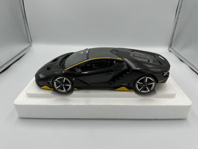 AUTOart 1/18 Lamborghini Centenario Carbon & Yellow