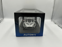 Load image into Gallery viewer, AUTOart 1/18 Lotus Exige Silver