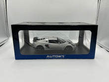 Load image into Gallery viewer, AUTOart 1/18 Lotus Exige Silver