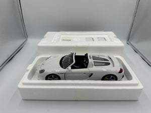 AUTOart 1/18 Porsche Carrera GT White