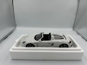 AUTOart 1/18 Porsche Carrera GT White