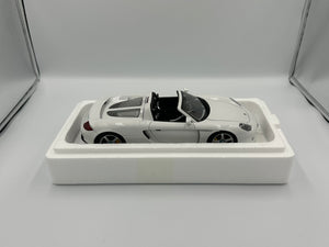 AUTOart 1/18 Porsche Carrera GT White