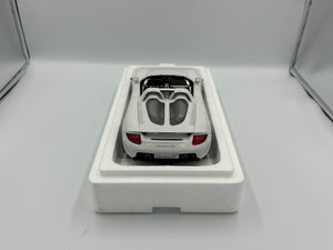 AUTOart 1/18 Porsche Carrera GT White