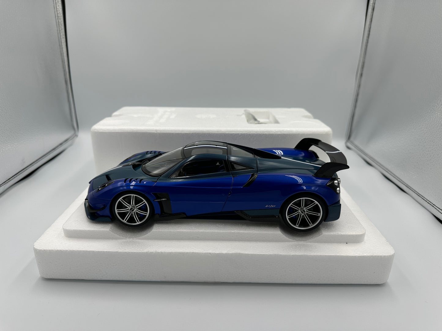 AUTOart 1/18 Pagani Huayra BC Blue