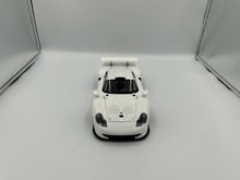 Load image into Gallery viewer, AUTOart Signature 1/18 Porsche 911 GT1