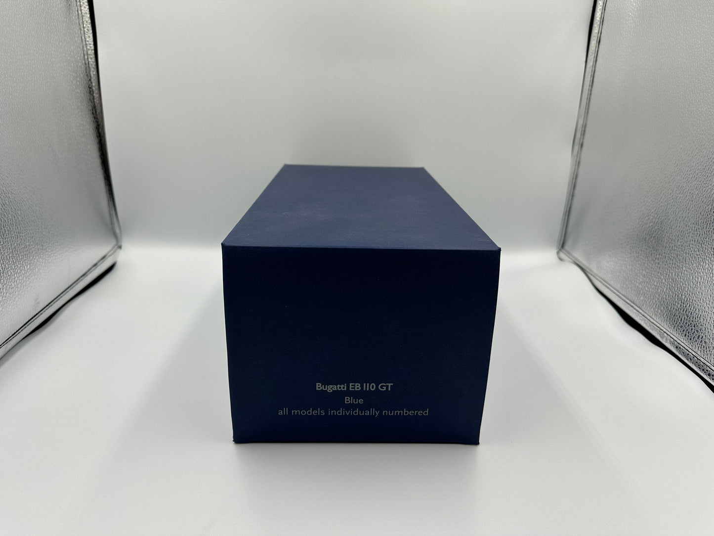 AUTOart Signature 1/18 Bugatti EB110 Blue