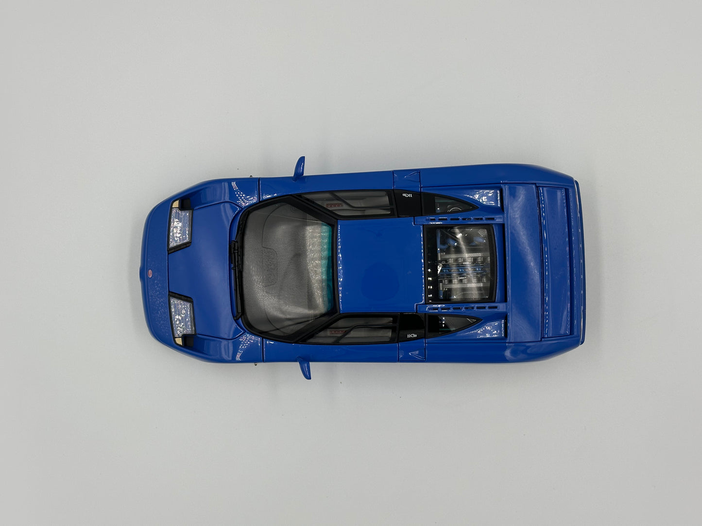AUTOart Signature 1/18 Bugatti EB110 Blue