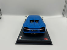 Load image into Gallery viewer, MR Collection 1:18 Bugatti Chiron White &amp; Blue