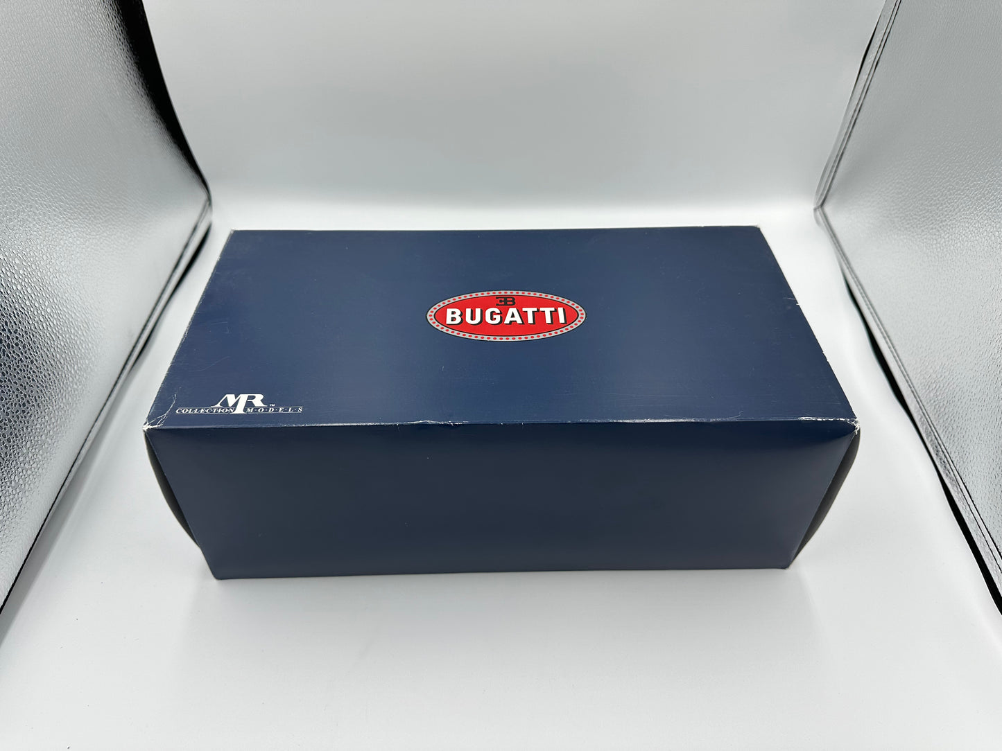 MR Collection 1:18 Bugatti Gran Turismo Violet