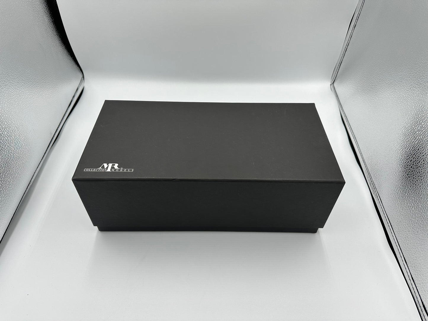 MR Collection 1:18 Bugatti Gran Turismo Violet