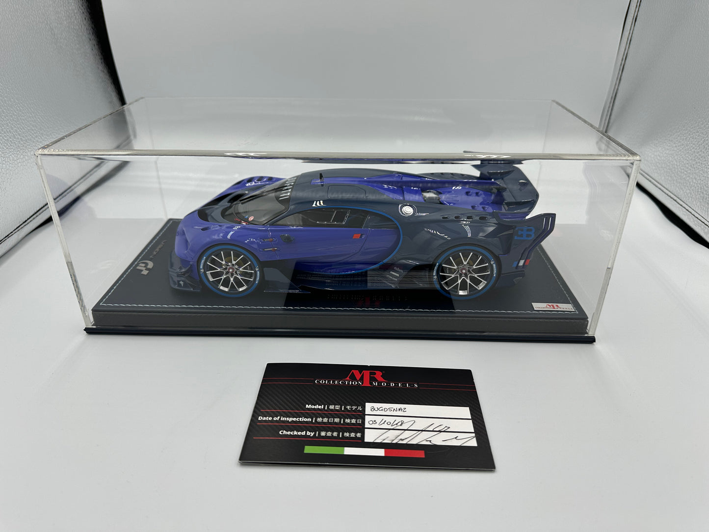 MR Collection 1:18 Bugatti Gran Turismo Violet