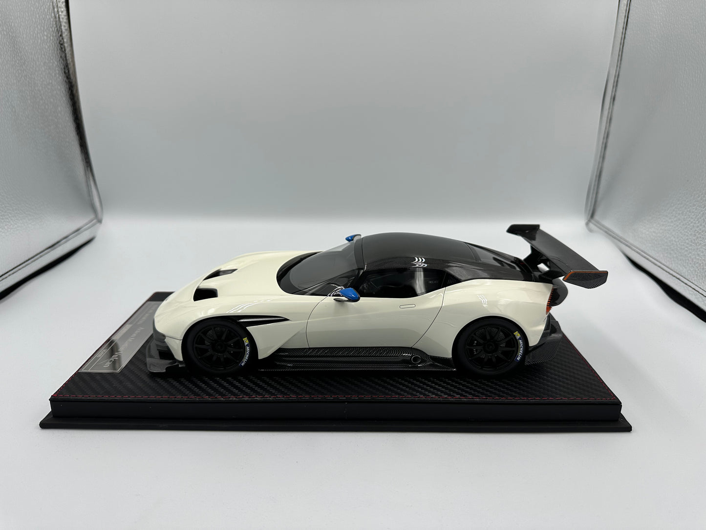 Avantstyle 1/18 Aston Martin Vulcan White