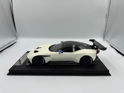Avantstyle 1/18 Aston Martin Vulcan White