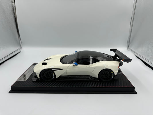 Avantstyle 1/18 Aston Martin Vulcan White