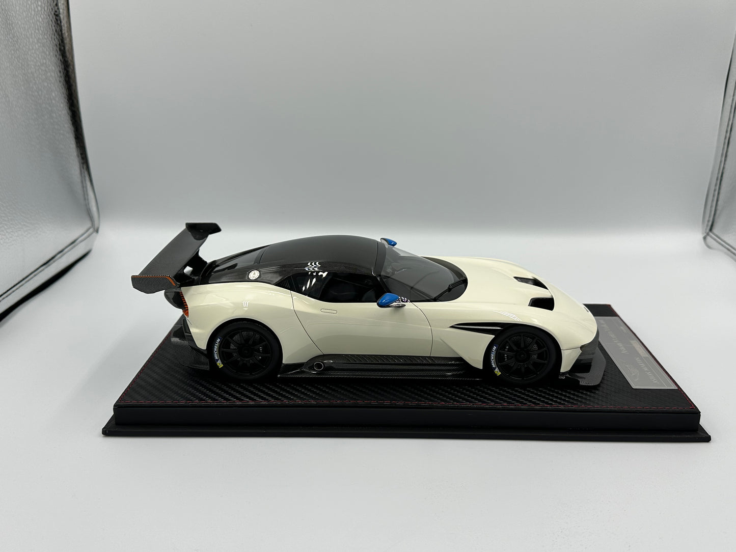 Avantstyle 1/18 Aston Martin Vulcan White