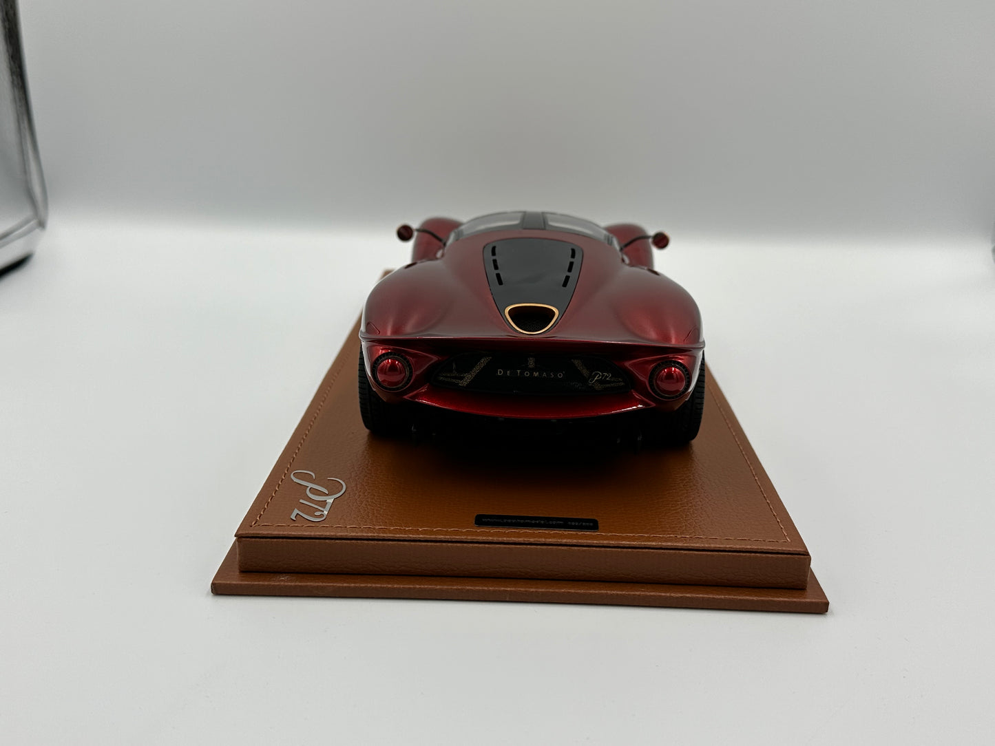 Peako 1/18 Detomaso P72 Red