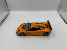 Load image into Gallery viewer, AUTOart Signature 1/18 Mclaren F1 LM Orange