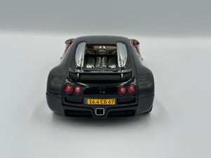 AUTOart 1/18 Bugatti Veyron Black & Red Concept