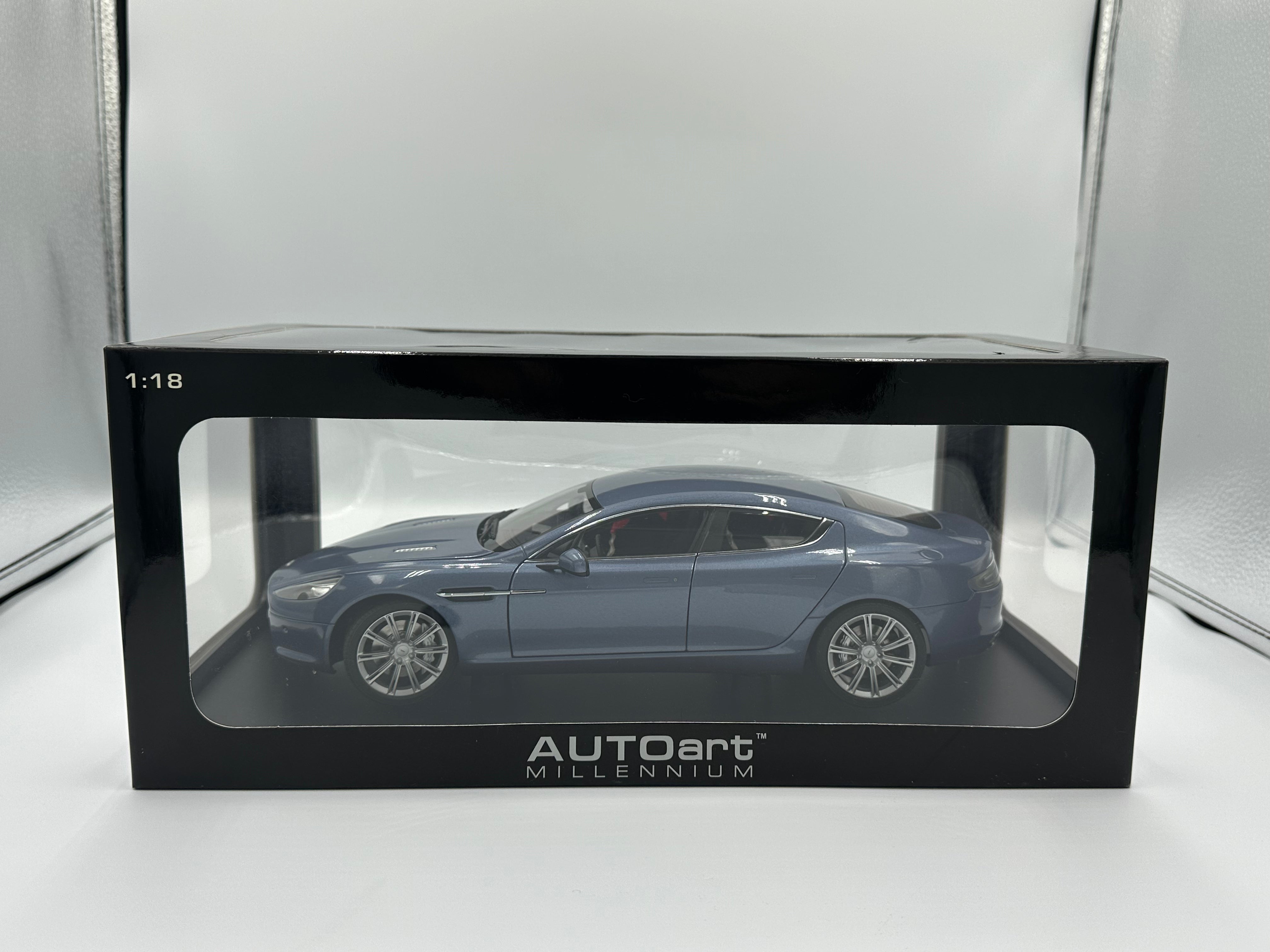 Aston Martin Rapide ラピード　AUTOart 1:18 1/18 AUTOart Aston Martin Rapide (Black) Diecast Car Model