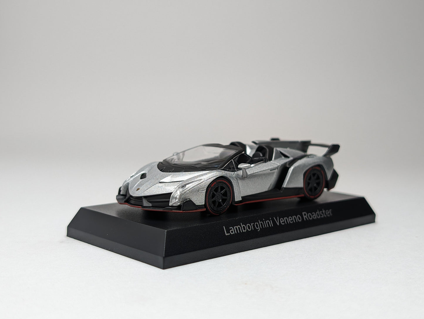 KYOSHO 1:64 Lamborghini Minicar Collection Lamborghini Veneno Roadster Silver