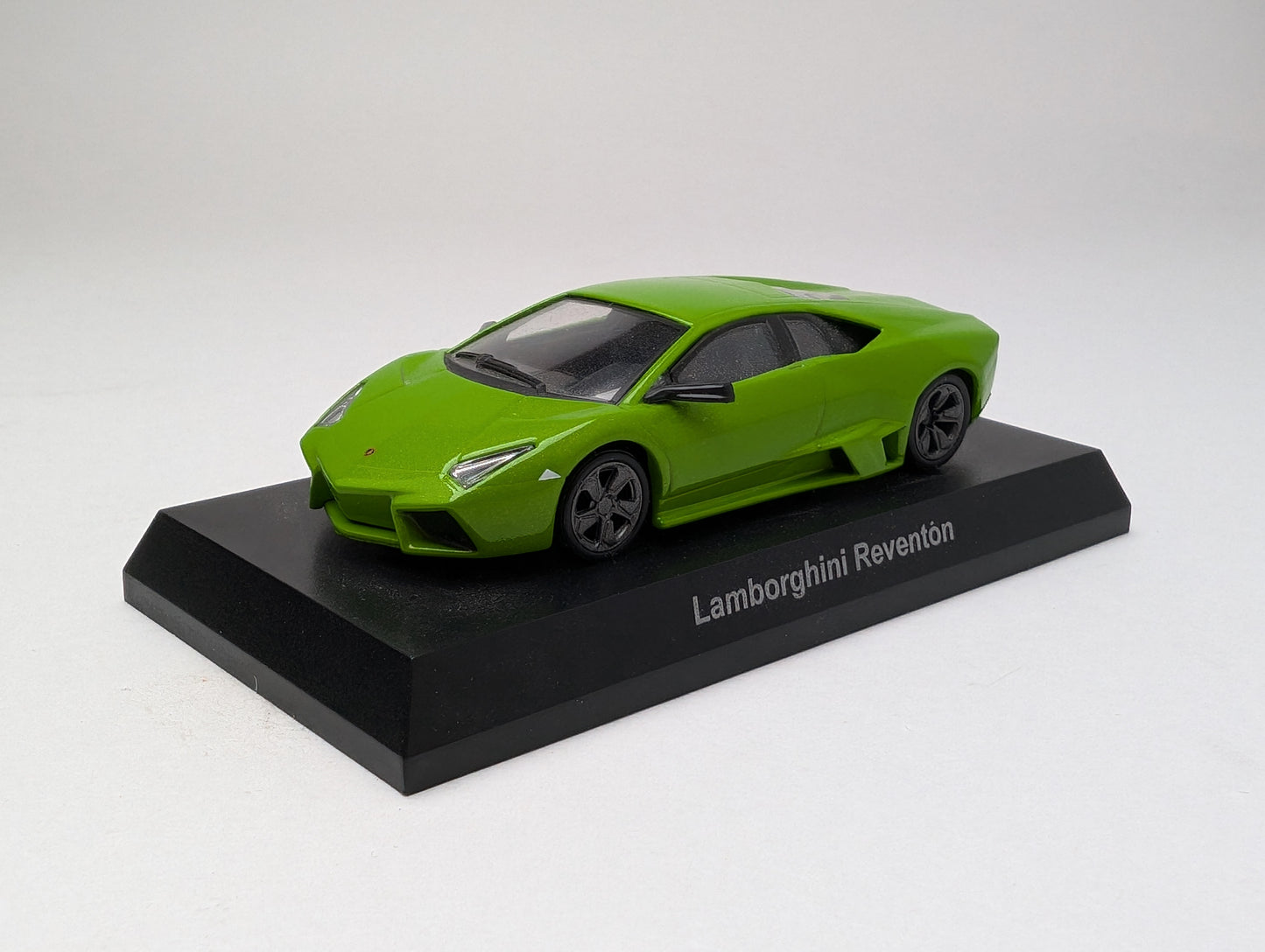 KYOSHO 1:64 Lamborghini Reventon Green