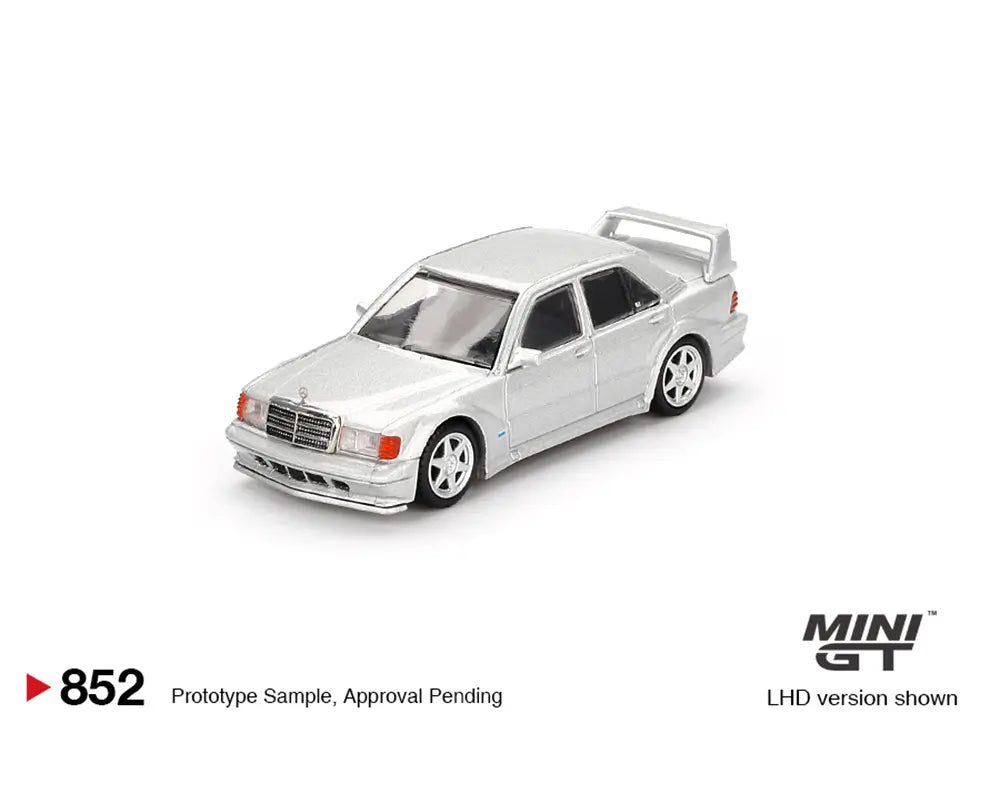 MINI GT Mercedes-Benz 190E 2.5-16 3台セット mqdefault.jpg