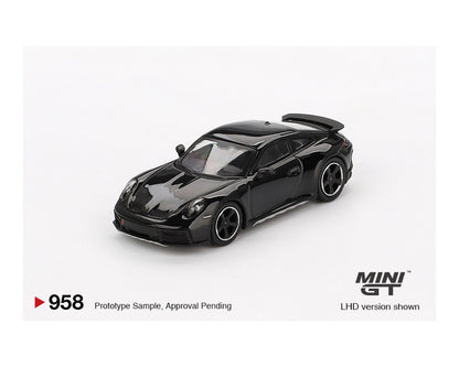 Mini GT 1:64 Porsche 911 Dakar – Black