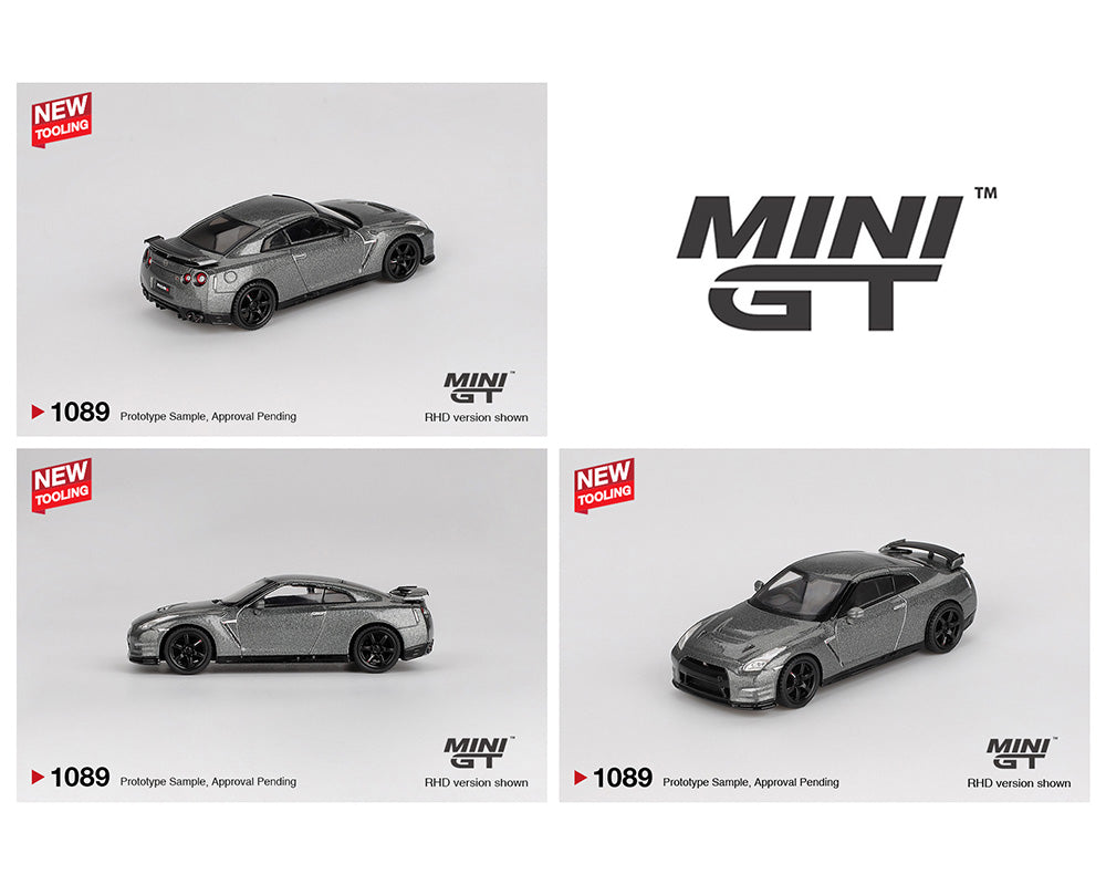 Preorder) Mini GT 1:64 2013 Nissan GT-R NISMO R35 CRS Version