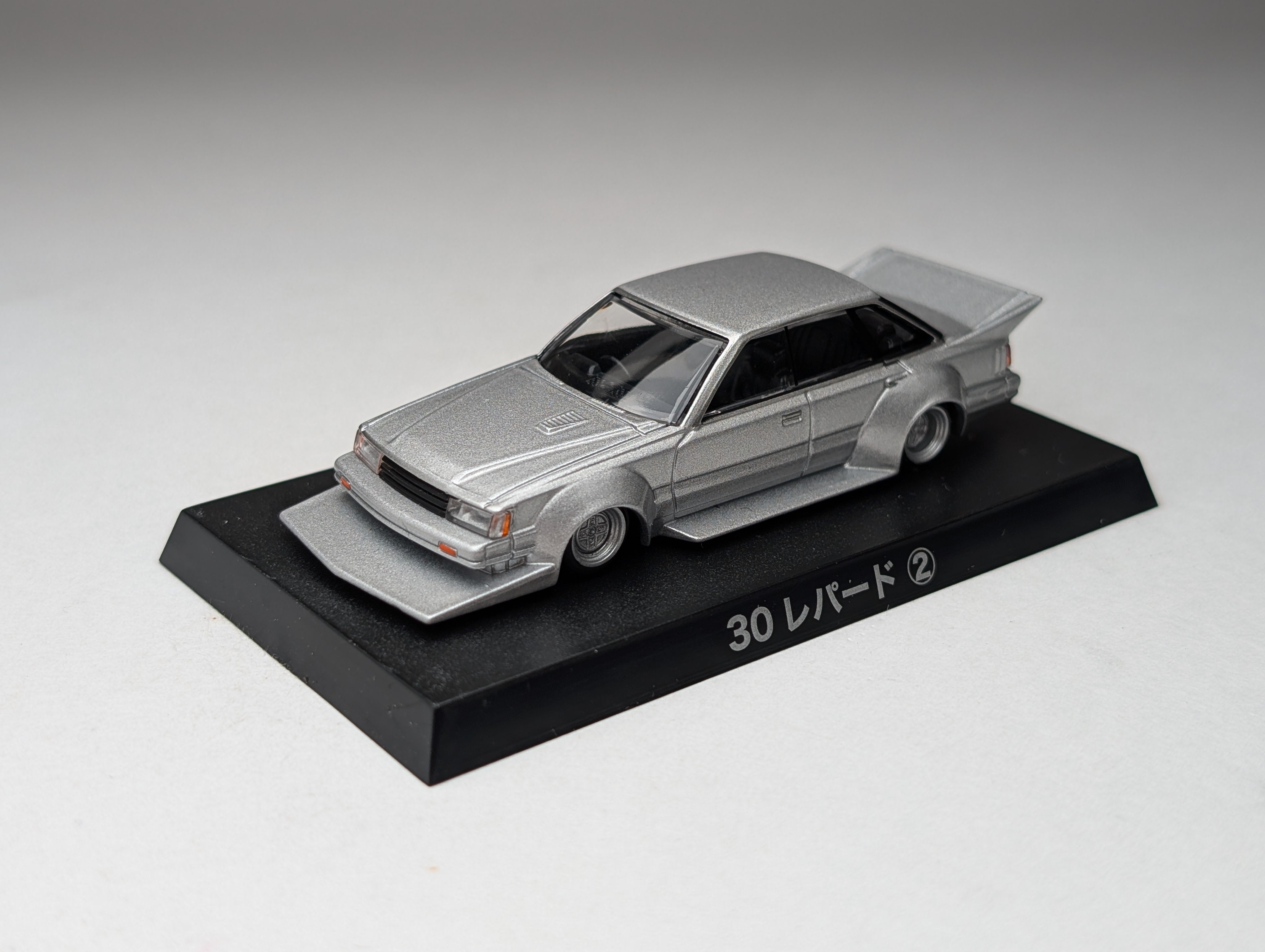 1/64 Aoshima Grachan 8 NISSAN 30 LEOPARD SILVER – DiecastTalk