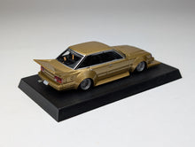 Load image into Gallery viewer, Aoshima 1/64 Gracan Collection Nissan 910 Bluebird 30 Leopard - Gold