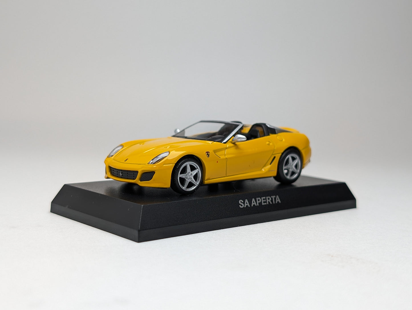 KYOSHO 1:64 Ferrari SA Aperta Yellow (with tools)