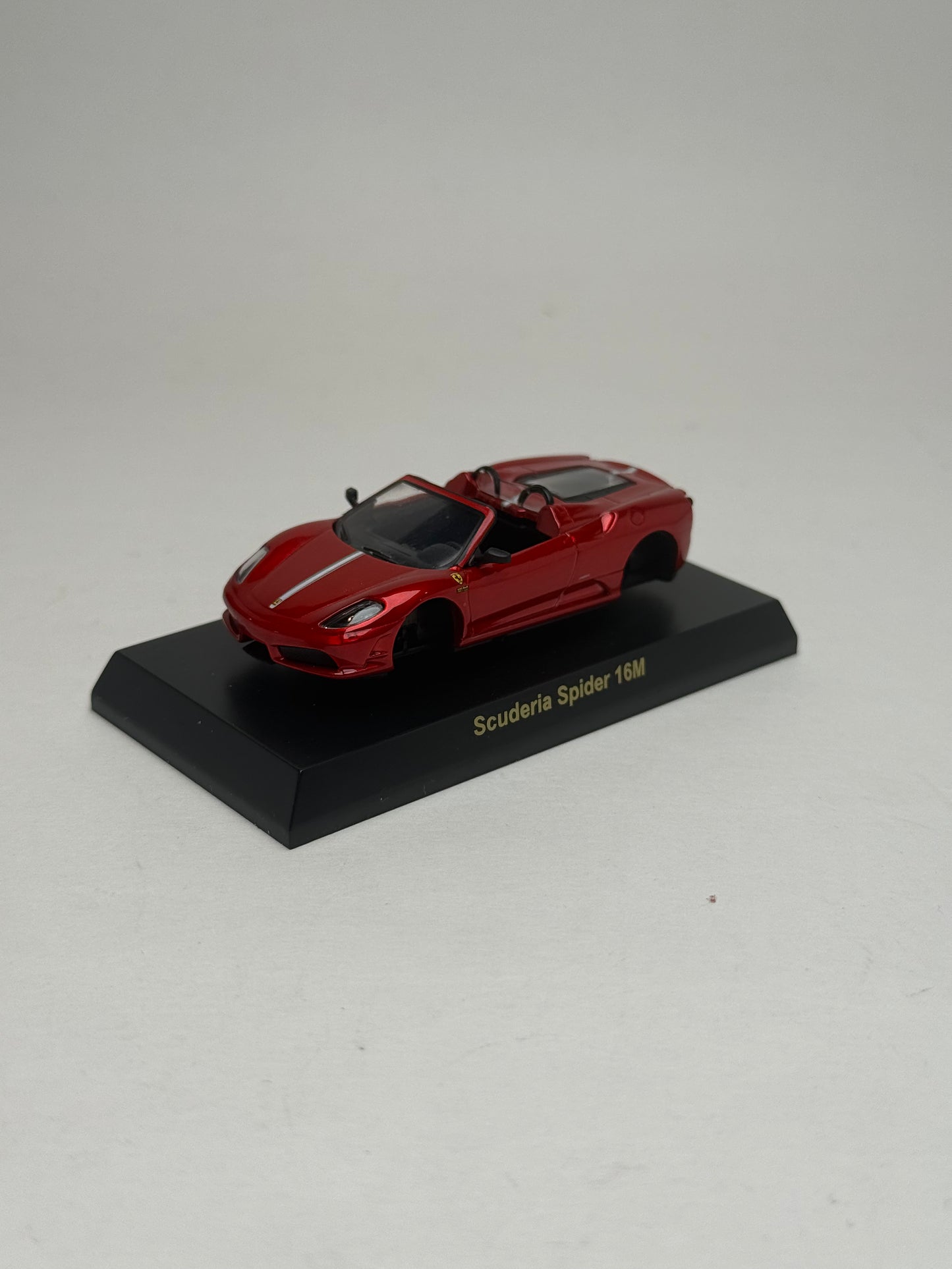 KYOSHO 1:64 Ferrari Scuderia Spider 16M (Chrome Red)