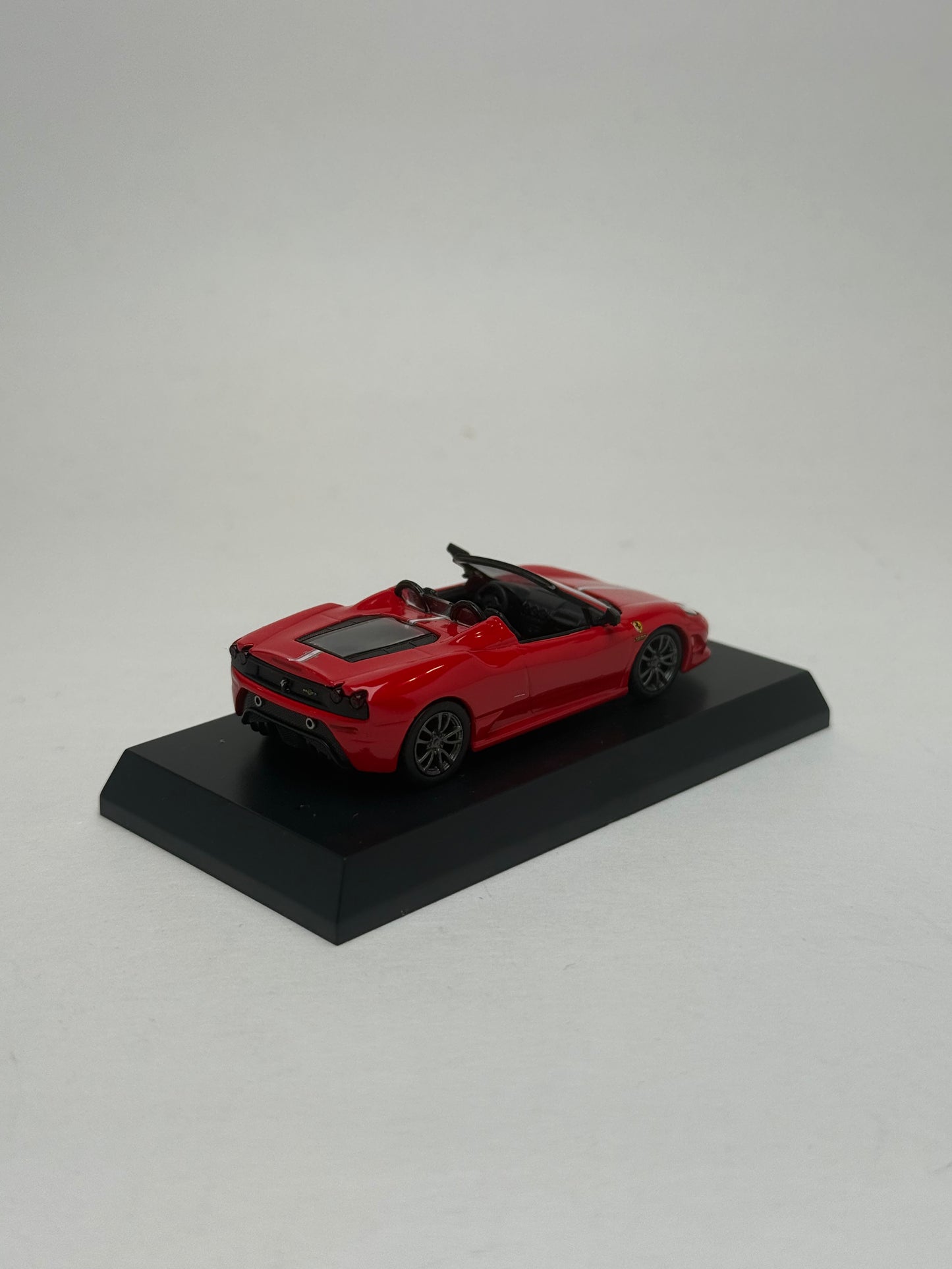 KYOSHO 1:64 Ferrari Scuderia Spider 16M (Red)