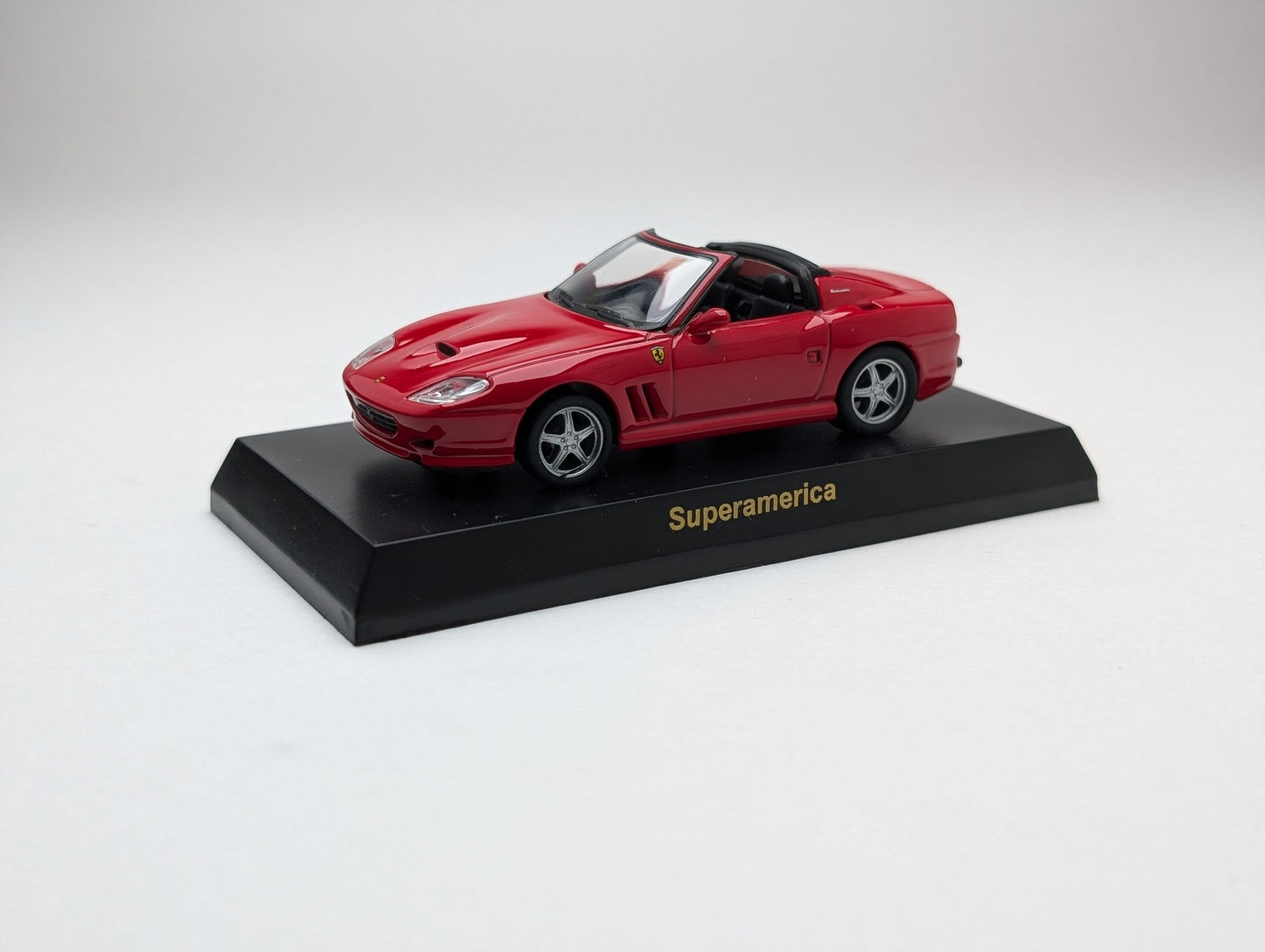 KYOSHO 1:64 Ferrari Superamerica Red