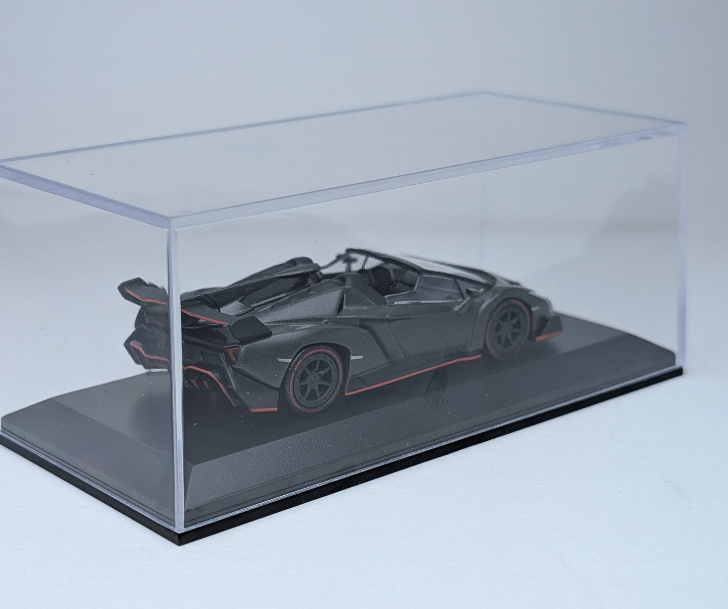 KYOSHO 1:64 Lamborghini Veneno Roadster (Black with Red lining)