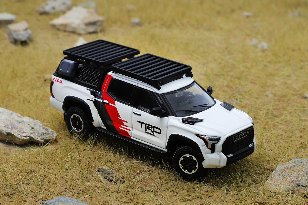 GCD 1:64 Toyota Tundra White TRD with Roof rack and trunk tack