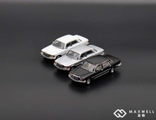 Load image into Gallery viewer, Maxwell 1:64 Mercedes-Benz W116 450SEL ltd 699pcs