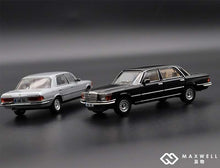 Load image into Gallery viewer, Maxwell 1:64 Mercedes-Benz W116 450SEL ltd 699pcs