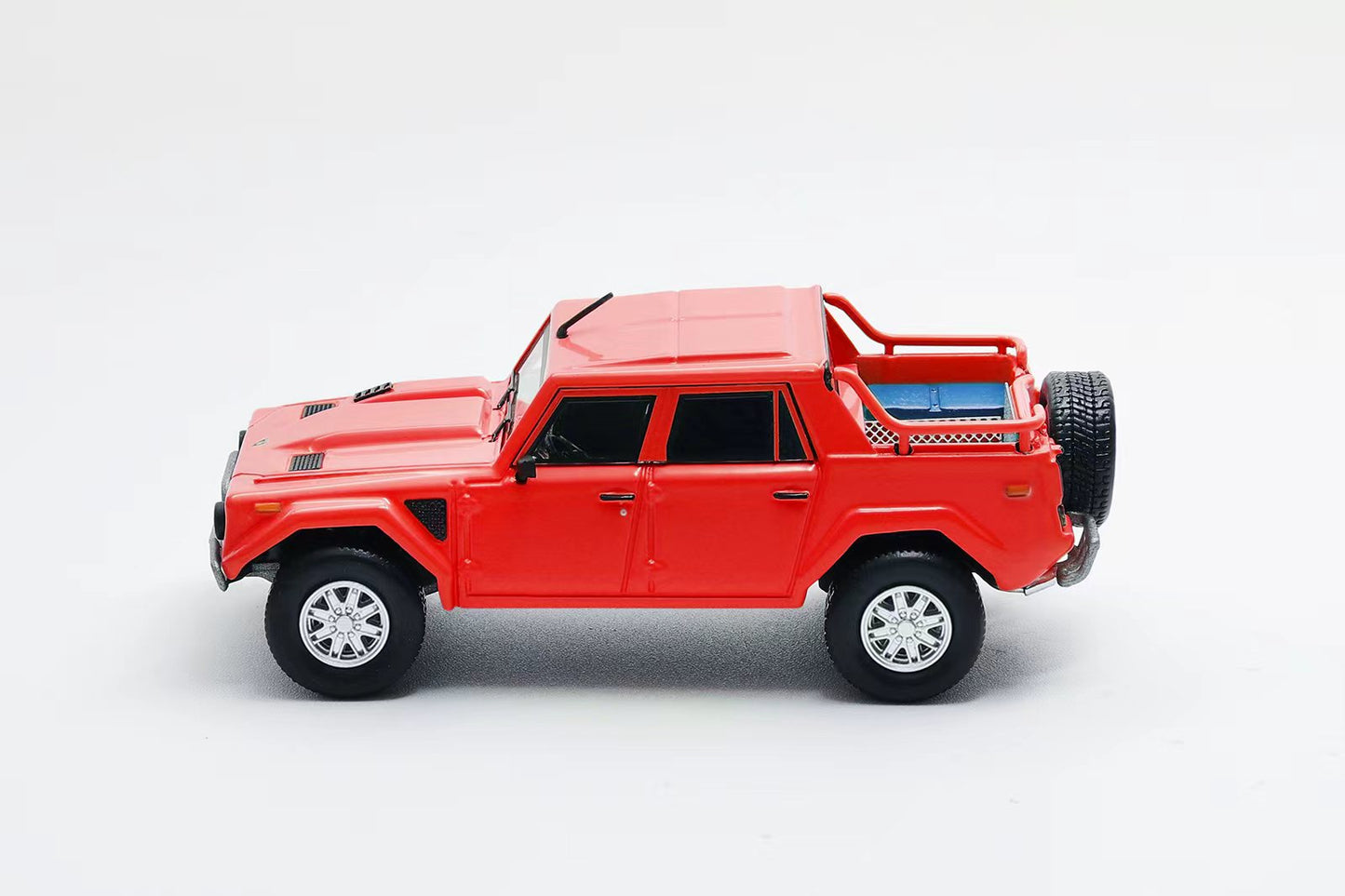 Shadow Pro 1:64 Lamborghini LM002 (Red/ Green)