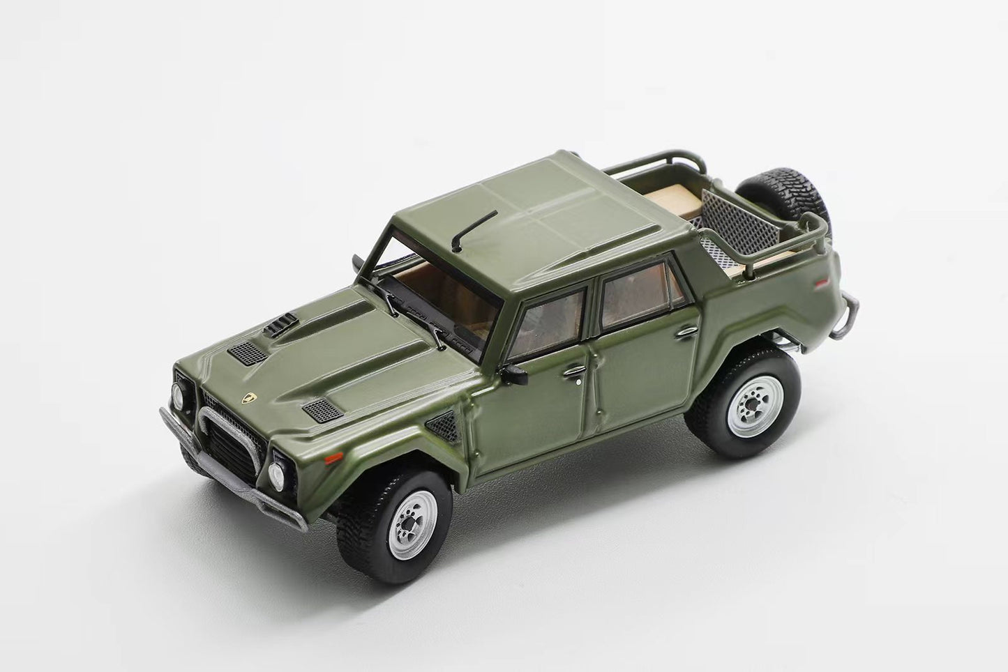 Shadow Pro 1:64 Lamborghini LM002 (Red/ Green)
