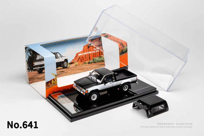 GCD 1:64 Toyota 1985 Hilux 4x4 SR5 Black/White