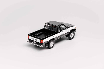 GCD 1:64 Toyota 1985 Hilux 4x4 SR5 Black/White