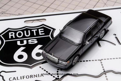 MK Miniatures 1:64 Lincoln Town Car 1992