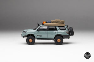 (Pre Order) DiecastTalk x Front Runner 1/64 Toyota 4Runner TRD PRO Overland Lunar Rock Ltd 1008 pcs