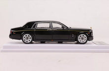 Load image into Gallery viewer, DCM 1/64 Rolls-Royce Phantom VII Black Full Open