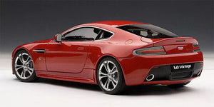 AUTOart 1:18 Aston Martin Vantage V12 Red 2010