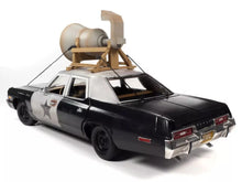 Load image into Gallery viewer, Auto World 1:18 The Blues Brothers 1974 Dodge Monaco Bluesmobile with Figures