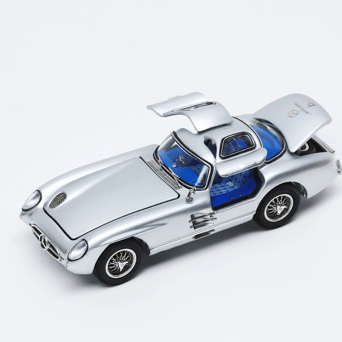 YS Model 1:64 Mercedes Benz 300SLR Uhlenhaut Coupé Blue Interior
